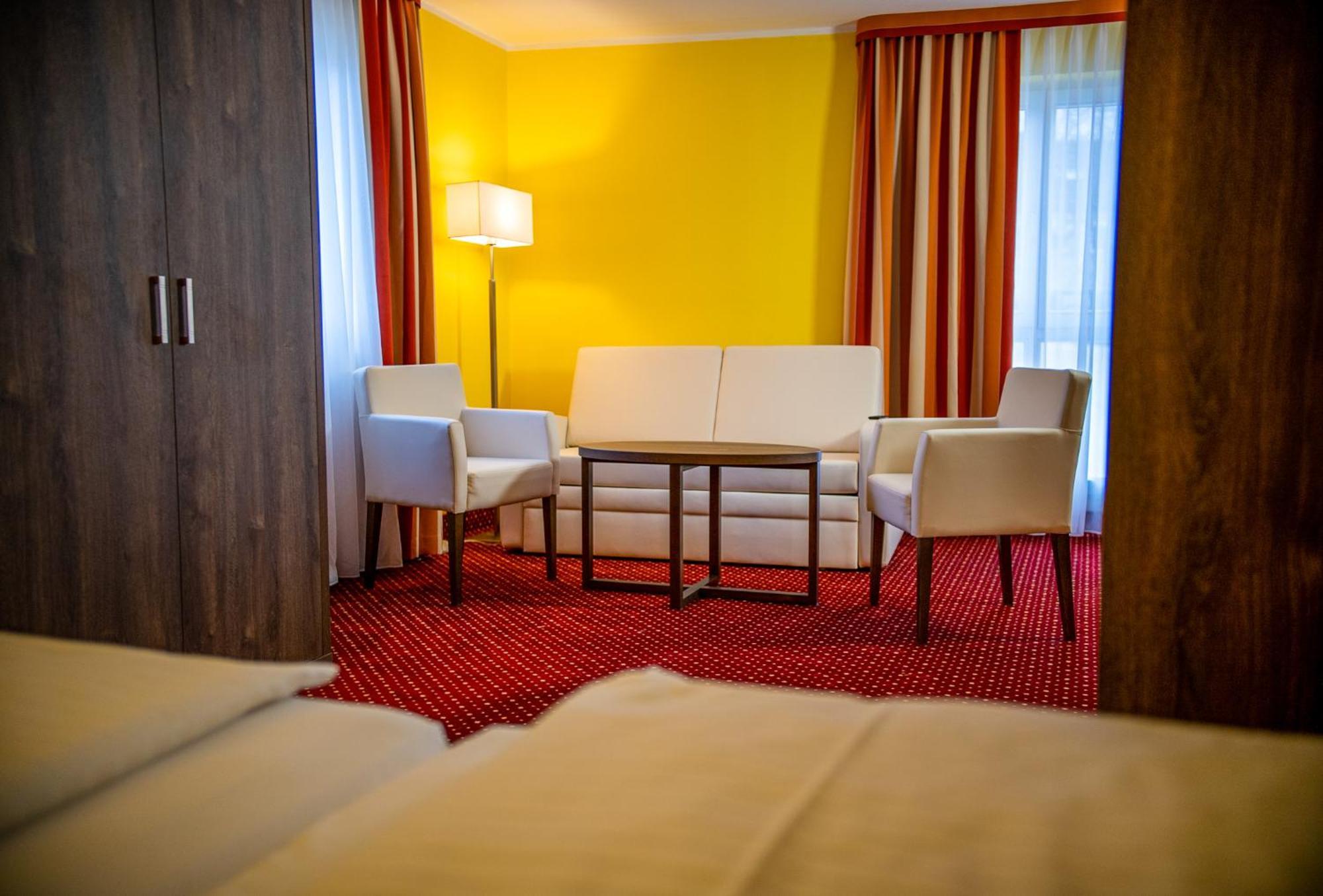 Invite Hotel Nuernberg City Exterior foto